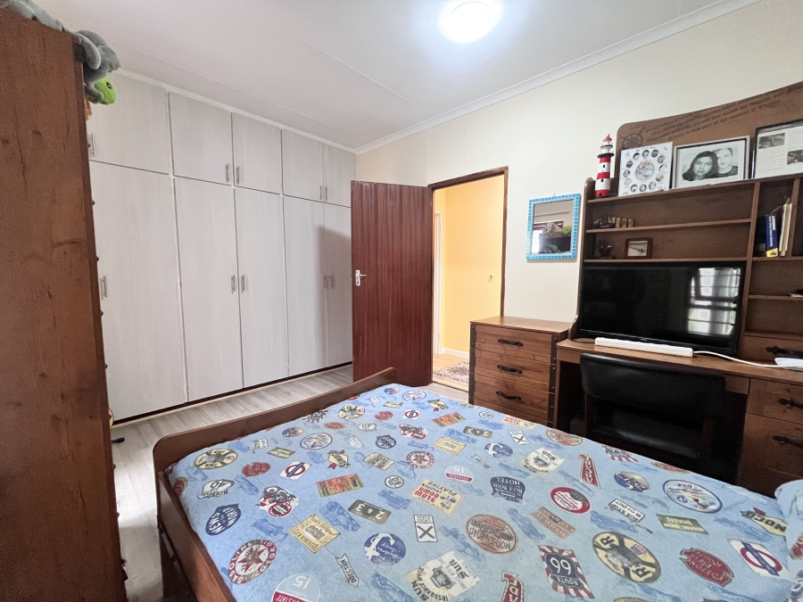 4 Bedroom Property for Sale in Dana Bay Western Cape